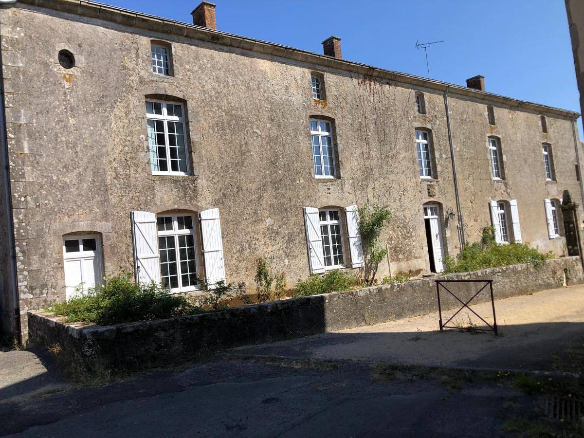 Appartement entier, Gîte du Sacré-Coeur - Mauléon- proche Puy du fou in Saint-Aubin-de-Baubigné, Mauléon