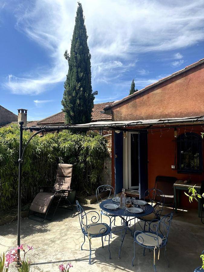 Gîte pour 6 personnes, avec jardin à Roussillon - 2