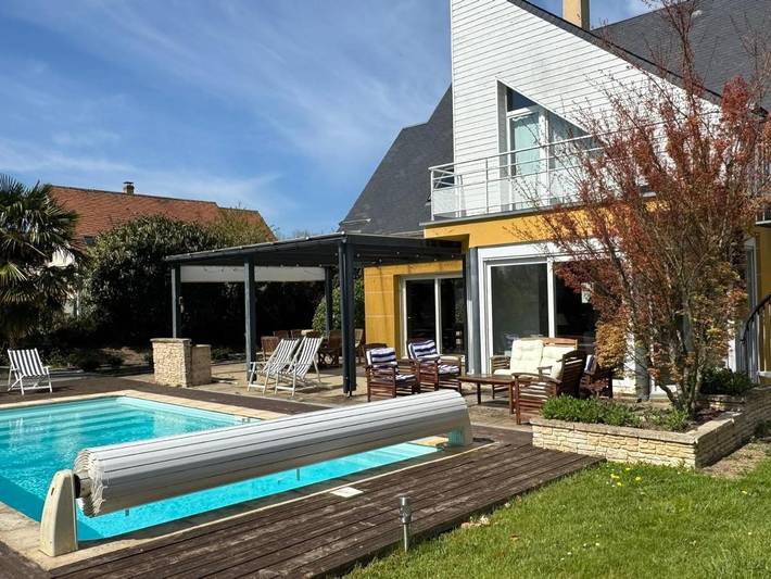 Location de vacances pour 8 personnes, avec Terrasse ainsi que Jardin et Piscine à Bavent - 3