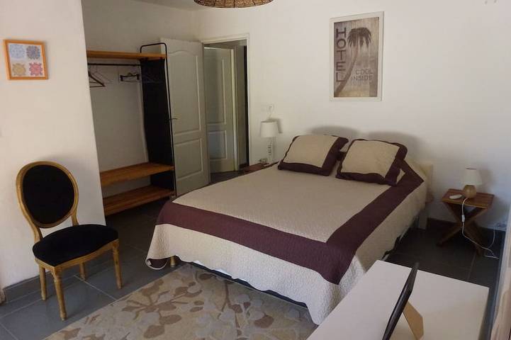 Villa pour 10 personnes, avec jardin et jacuzzi à Avignon - 2