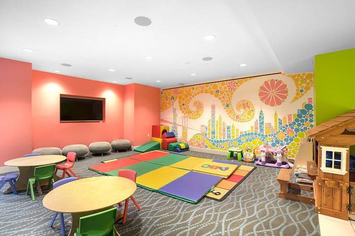 Vacation rental for 6 people, with balcony and yard in Kips Bay