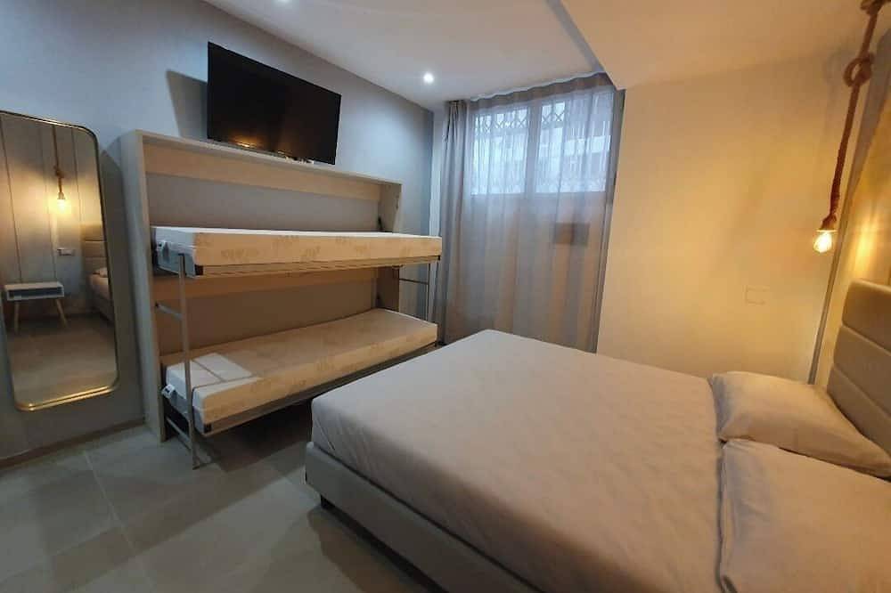 Apartamento entero, Scirocco Apartment - Playa degli Angeli 200 mt from the sea in Gabicce Mare, Pesaro-Urbino
