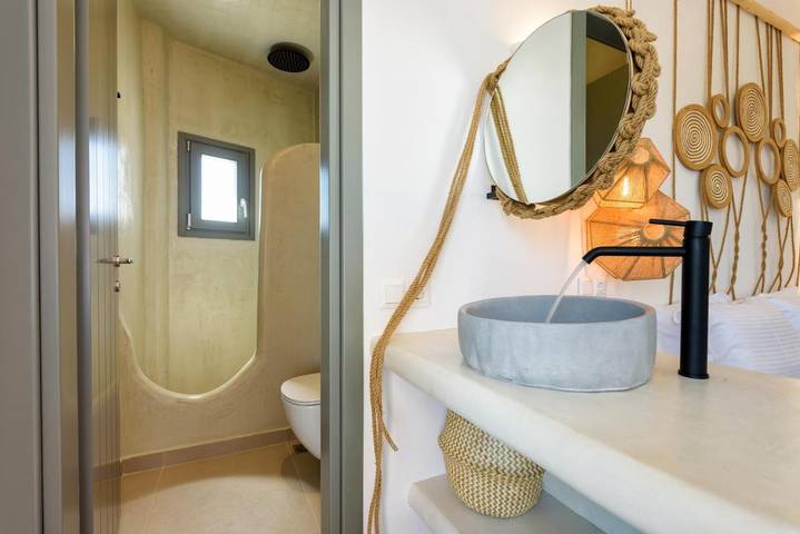 Chambre d’hôte pour 3 personnes, avec Balcon et Terrasse ainsi que Jardin et Vue dans Aliki - 4
