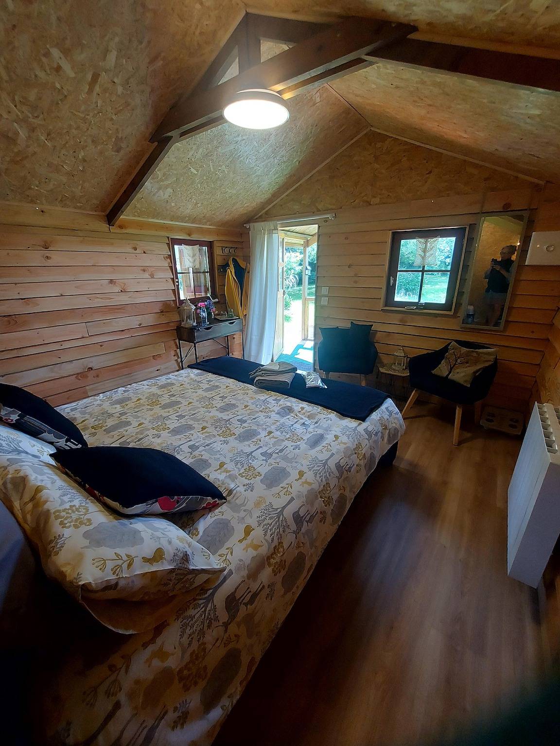 Chalet „Mitten in der Natur“ mit privater Terrasse, Gemeinschaftsgarten und Wlan in Montbray, Saint-Lô und Umgebung