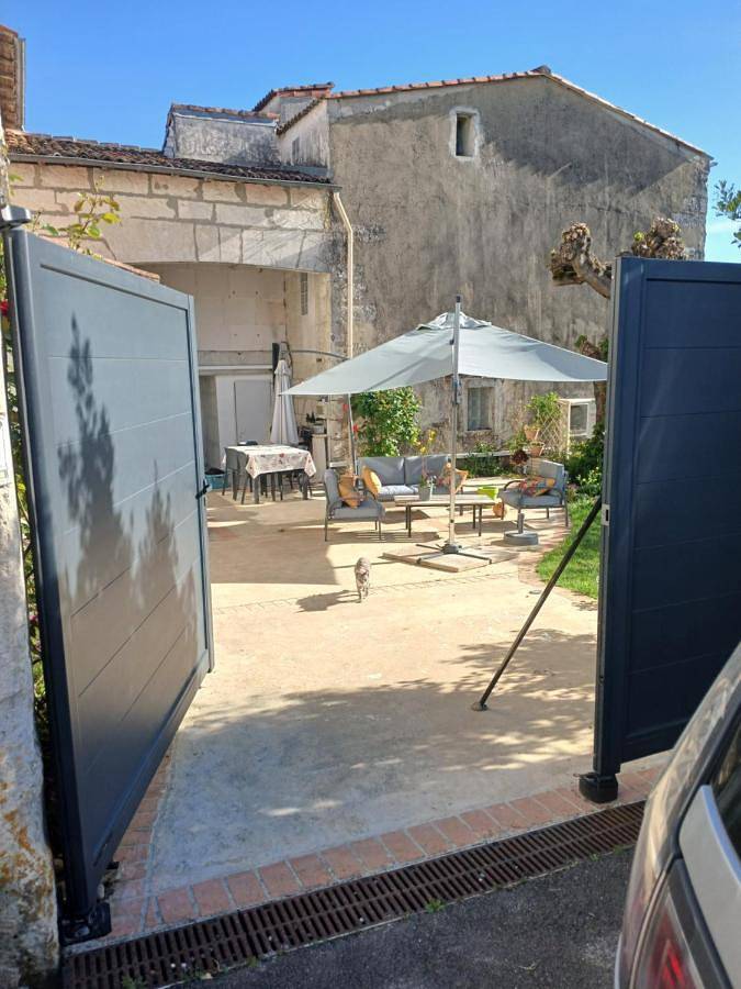 Gîte pour 2 personnes, avec jardin et terrasse à Saintes - 2