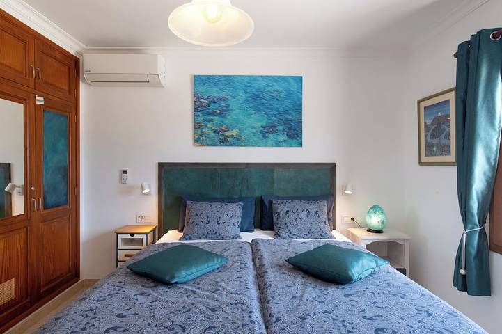 Luxury villa near beach (2 bedr., 2 bathr.) with nature-inspired private pool in Puerto del Carmen, Tías