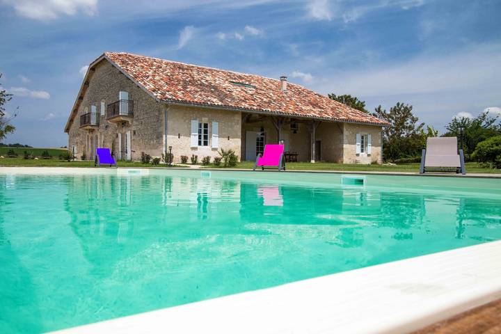 Gîte pour 20 personnes, avec piscine, adapté aux familles dans le Gers