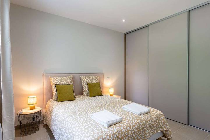 Location de vacances pour 6 personnes, avec Balcon et Jardin à Lamagdelaine - 4
