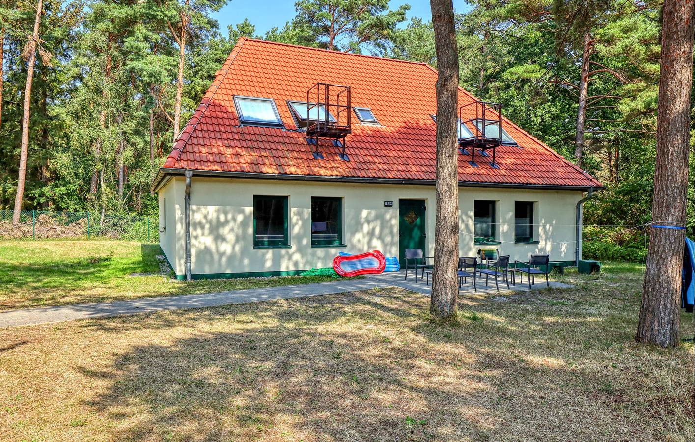 Ganze Ferienwohnung, Gemütliche Unterkunft am Strand mit Parkplatz und WiFi in Juliusruh, Rügen