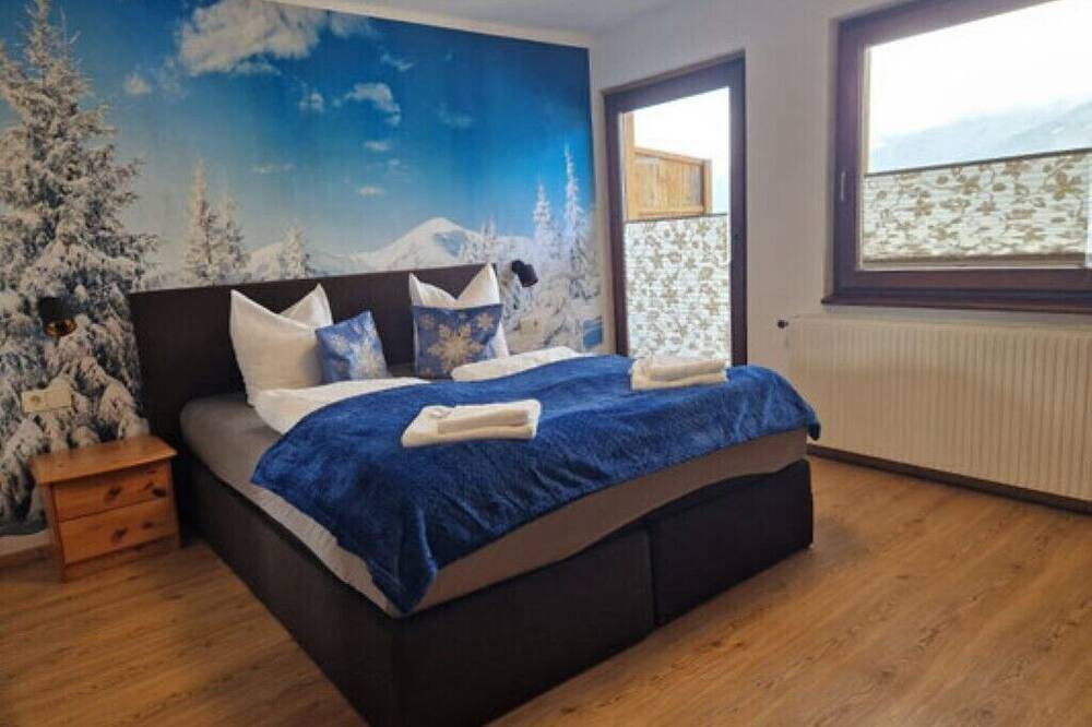 Ruhiges Ferienhaus mit Bergpanoramablick und Terrasse – ideal für Gruppen. in Stubaier Alpen, Mieders
