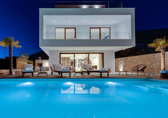 Chalet para 8 personas con piscina in Grljevac (Podstrana), Podstrana