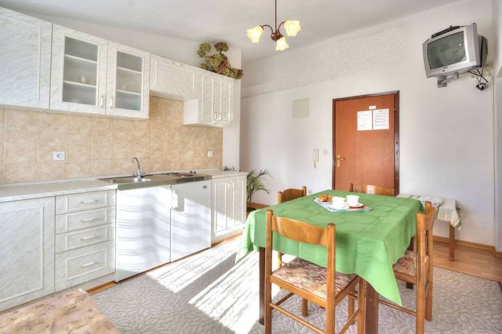 Ferienwohnung für 4 Personen, mit Balkon/Terrasse in Baska