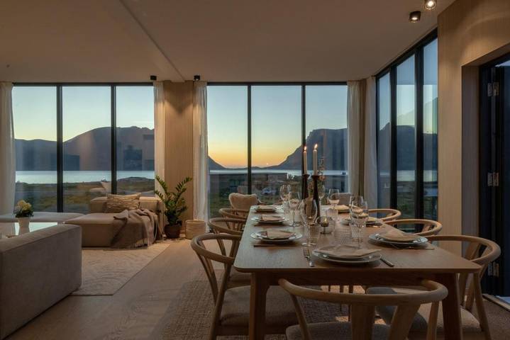 Ferienhaus für 15 Personen, mit Terrasse und Ausblick sowie Sauna, mit Haustier auf den Lofoten