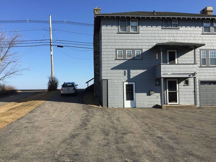 Vacation house for 15 people, with yard in Maine