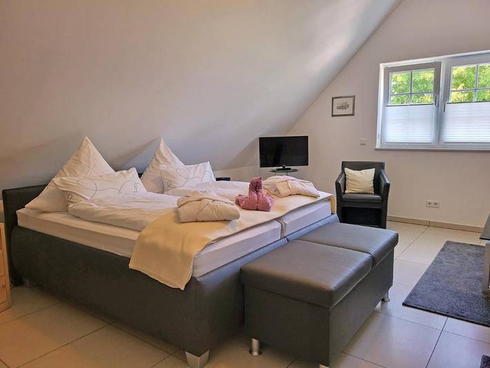 Ferienwohnung für 2 Personen, mit Whirlpool und Terrasse sowie Garten und Pool in Timmeler Meer