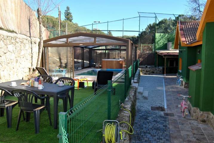 Casa rural para 16 personas, con jacuzzi además de jardín y piscina en Collado Mediano - 4