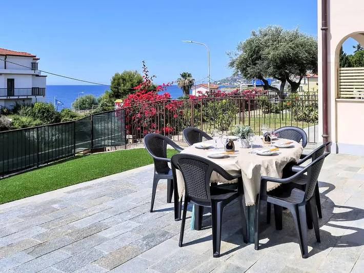 Appartamento per 6 persone, con giardino a Riva Ligure