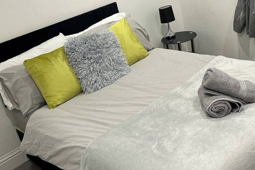 Ganze Wohnung, Free parking Sleek Oasis, 2 Bed, Croydon, Sleeps 6 in Sutton (London), London