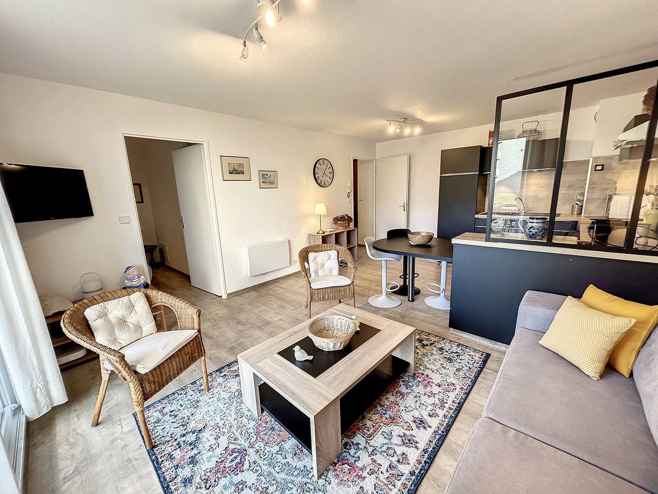 Ganze Wohnung, Gemütliche Wohnung am Meer mit Garten, Garage und Wlan in Jullouville, Côte de la Déroute