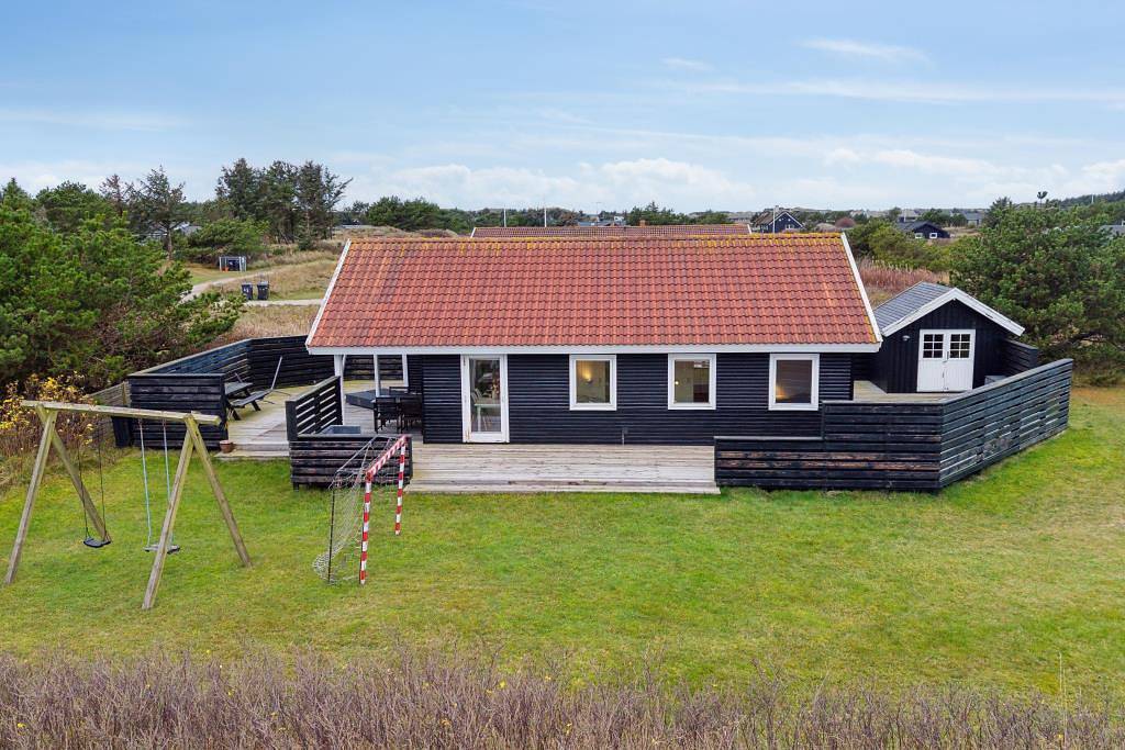 Gemütliches Ferienhaus in Strand- und Stadtnähe in Søndervig, Holmsland Klit
