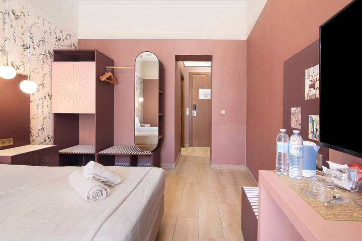 Chambre 'Quarto Twin Comfort Plus 102' avec Terrasse partagée, Wi-Fi et Climatisation in São Pedro, Faro (Sé e São Pedro)