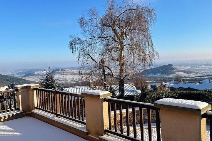 Location de vacances pour 6 personnes, avec jardin à Cenves