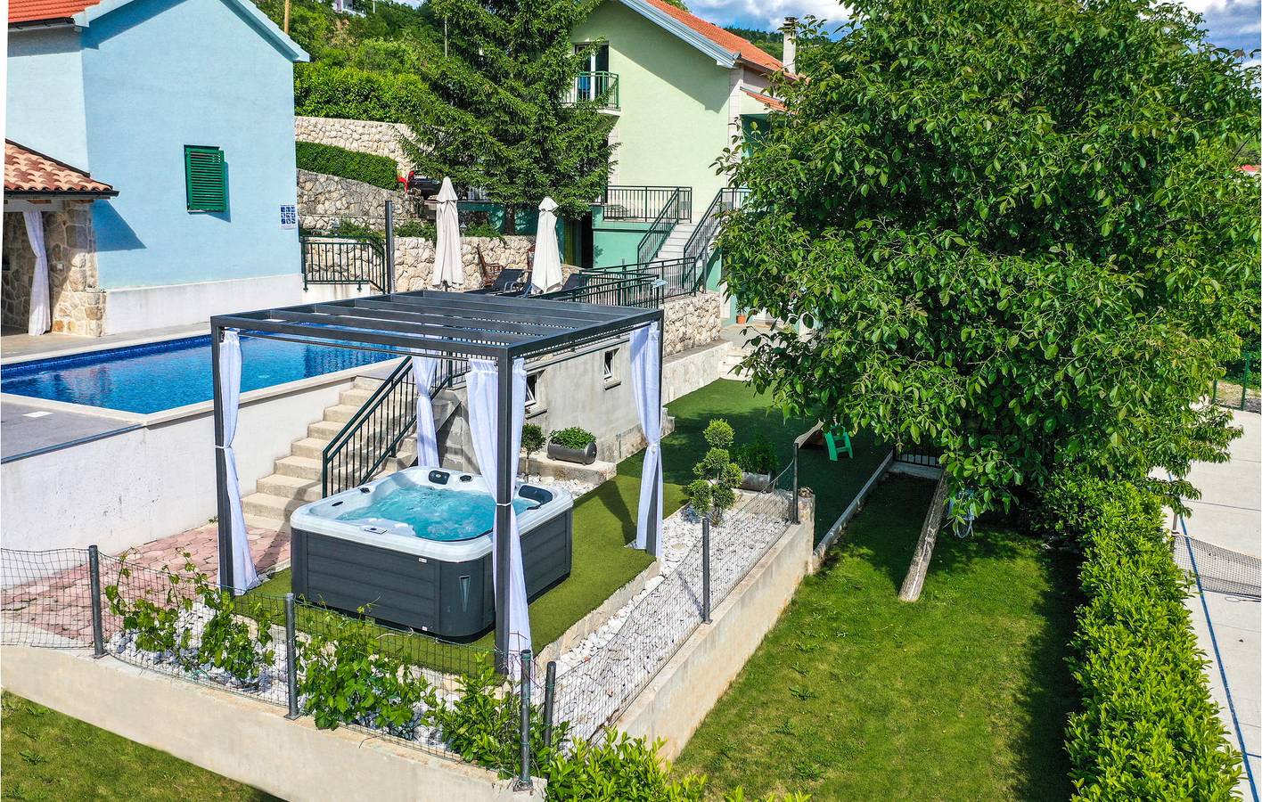 Reizende 2-Zimmer-Wohnung mit Pool, WLAN und Küchenausstattung in Imotski, Makarska Riviera