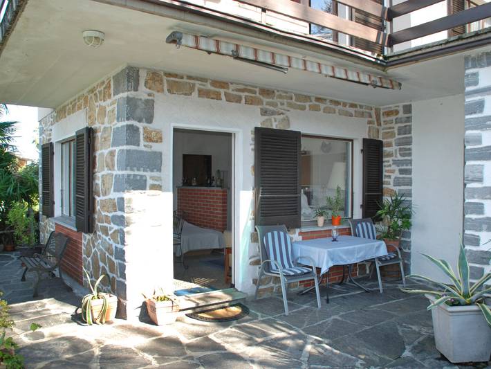 Ferienwohnung für 2 Personen, mit Terrasse und Garten sowie Seeblick und Ausblick am Lago Maggiore (Schweiz)