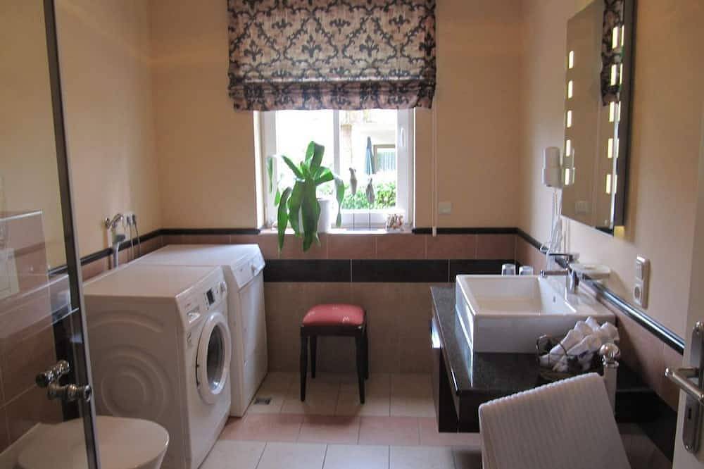 Ganze Wohnung, Ferienwohnung Dienhart - 2-Bettwohnung (80 m²) in Klüsserath, Moseleifel