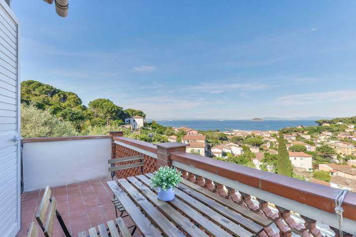 Appartamento per 4 persone, con balcone a Cavo