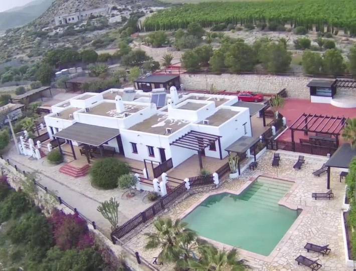 Chalet para 20 personas, con Balcón y Terraza además de Jardín y Piscina en Níjar