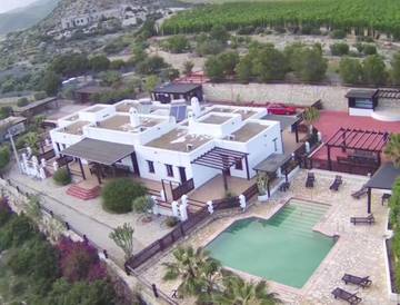 Chalet para 20 personas, con terraza y jardín además de piscina y vistas, Se admiten mascotas en Cabo de Gata