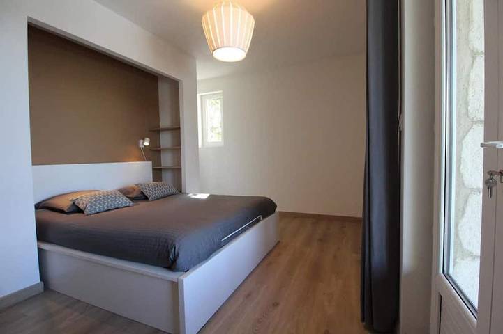 Location de vacances pour 6 personnes, avec jardin ainsi que jacuzzi et sauna à Labastide-de-Virac - 4