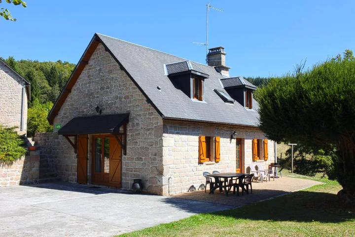 Gîte pour 4 personnes, avec terrasse dans Toy-Viam