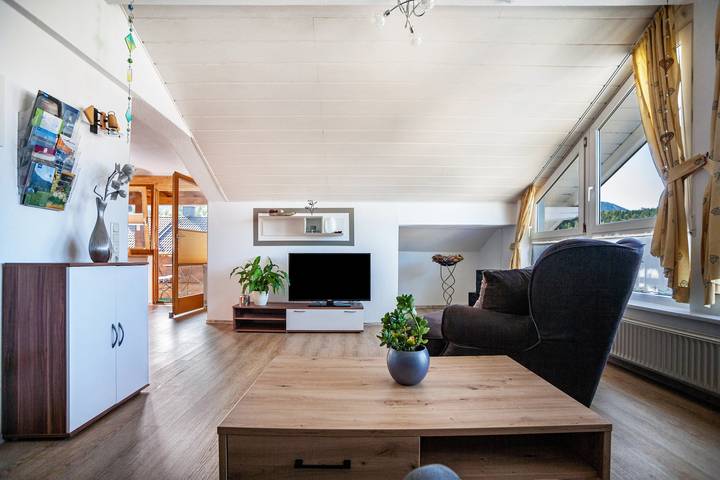 Appartement entier, Appartement de vacances "Paulas Koenigscard" avec vue sur la montagne, balcon et Wi-Fi in Füssen, Souabe (Bavière)