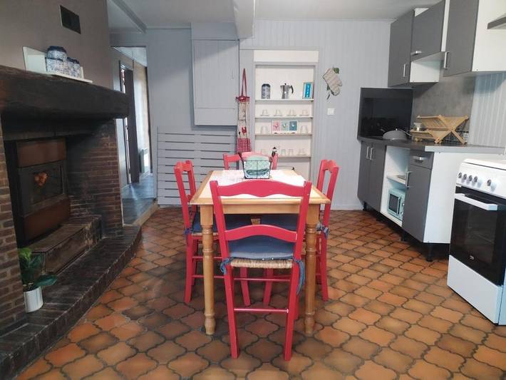 Location de vacances pour 3 personnes, avec jardin à Lesmont - 2