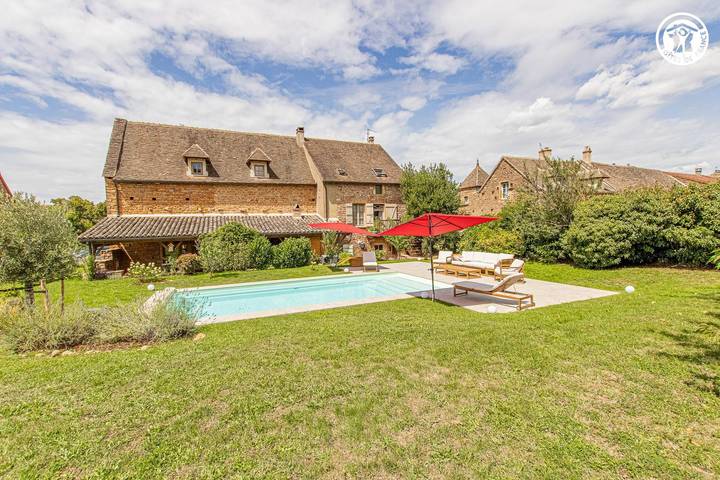 Gîte pour 6 personnes, avec piscine ainsi que terrasse et jardin, animaux acceptés