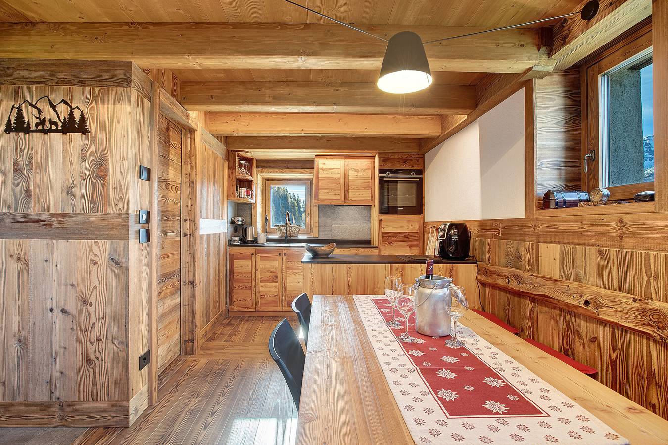 Chalet « Casa Promindoz » avec vue sur la montagne, jardin privé et Wi-Fi in Breuil-Cervinia, Région de Valtournenche