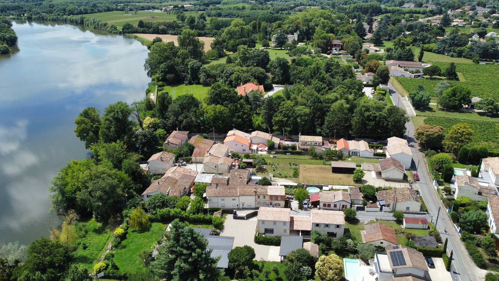 Maison de vacances 'Libourne 2 Chambres' avec terrasse privée, jardin privé et Wi-Fi in Libourne, Région de Libourne
