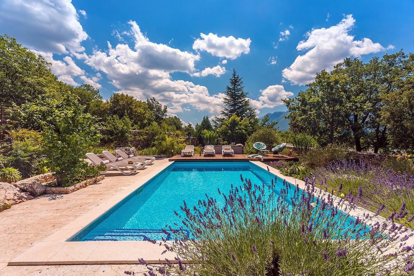 Tajina Kuca, Villa für 6 Personen mit botanischem Garten, 32 m2 beheiztem Pool mit Hydromassage, Spielplatz, 2 Schlafzimmer, 2 Badezimmer in Šestanovac, Makarska Riviera