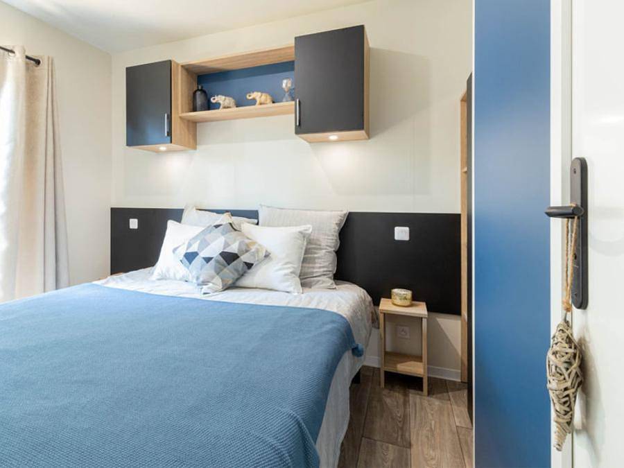 Camping Domaine de l'Orangerie de Lanniron   - Canvas and wooden tent 6 persons - Sunêlia Luxe Lodge 3 bedrooms 2 bathrooms - Sheets provided in Quimper, Quimper region