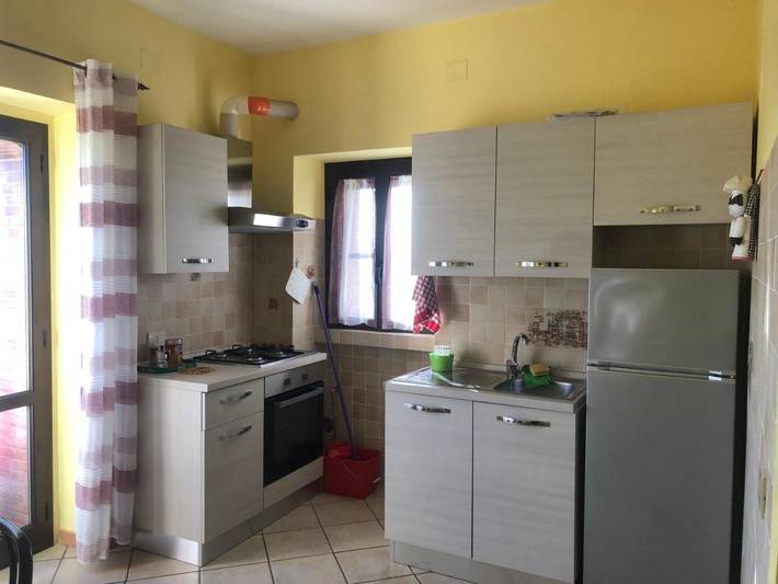 Gîte pour 3 personnes, avec Balcon ainsi que Terrasse et Vue à Pesche (Italie)