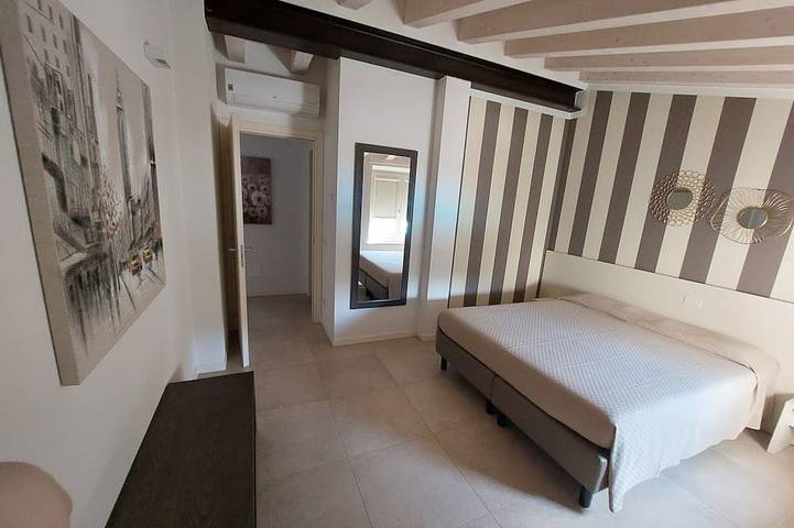Ganze Wohnung, Pergola House 2 - Poolfront with parking space in Bardolino, Gardasee-Berge