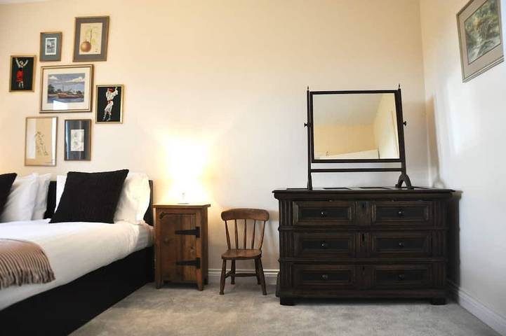 Sleeps 6, Parking, Great View. 3 Bedrooms, 4 beds, easy walk to town centry in Stratford upon Avon, Warwickshire