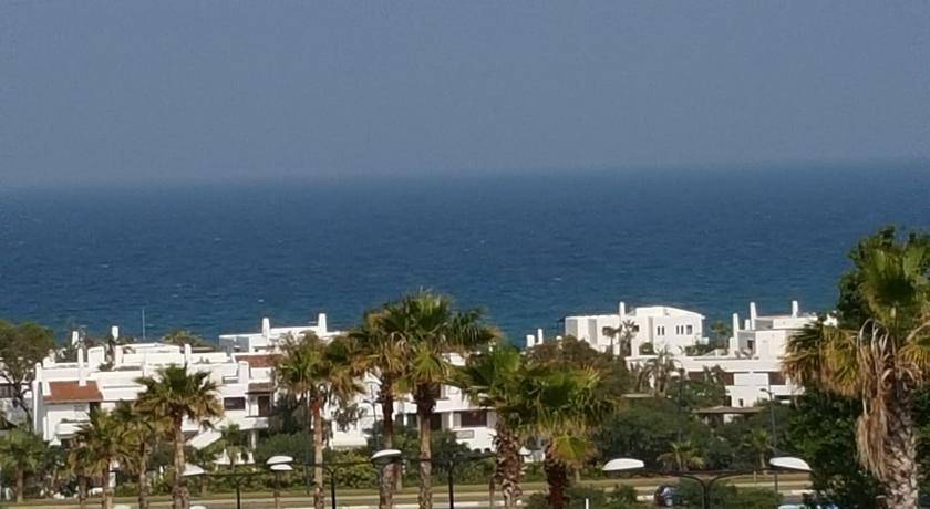 Apartamento de vacaciones para 8 personas, con vistas además de balcón y piscina - 1