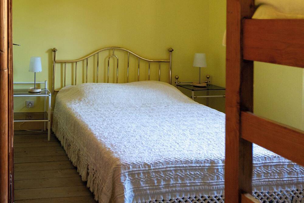 Gite au coeur d'un ancien prieuré - cadre calme et verdoyant in Ruffey-sur-Seille, Jura