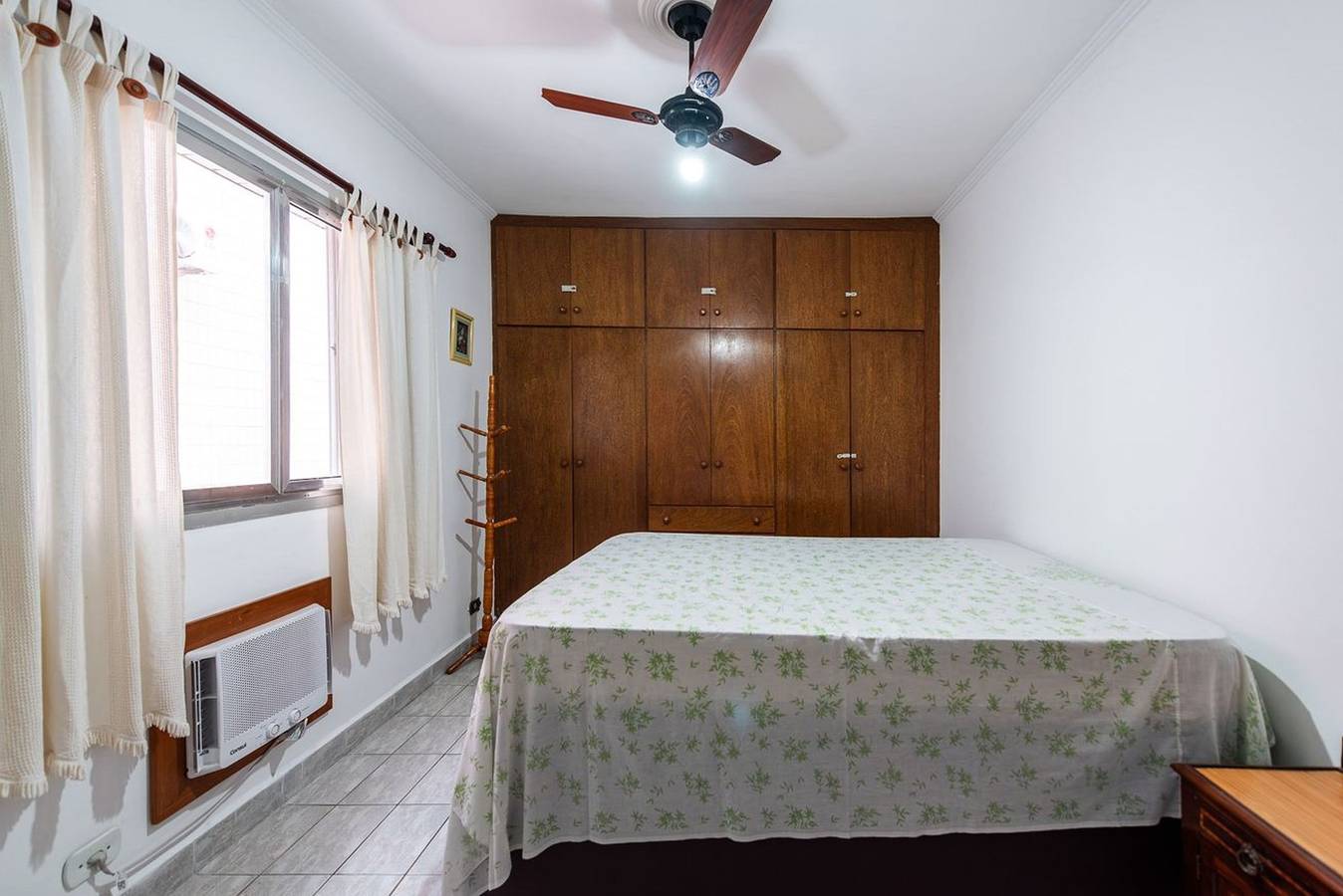 Apartamento entero, Apartamento a 550 m da praia com Wi-Fi e Garagem in Praia Grande, Baixada Santista