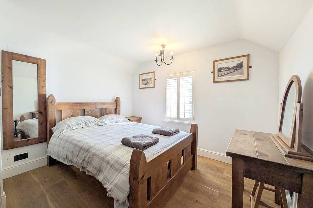 Springwell , West Wittering -  a cottage that sleeps 4 guests  in 2 bedrooms in West Wittering Beach, West Wittering