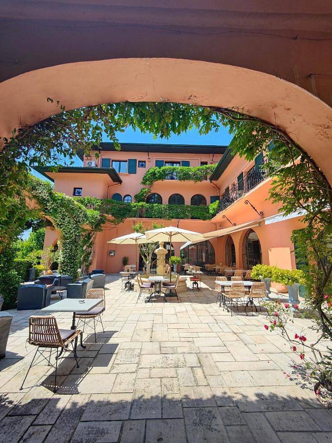 Hôtel pour 2 personnes, avec piscine et jardin, animaux acceptés