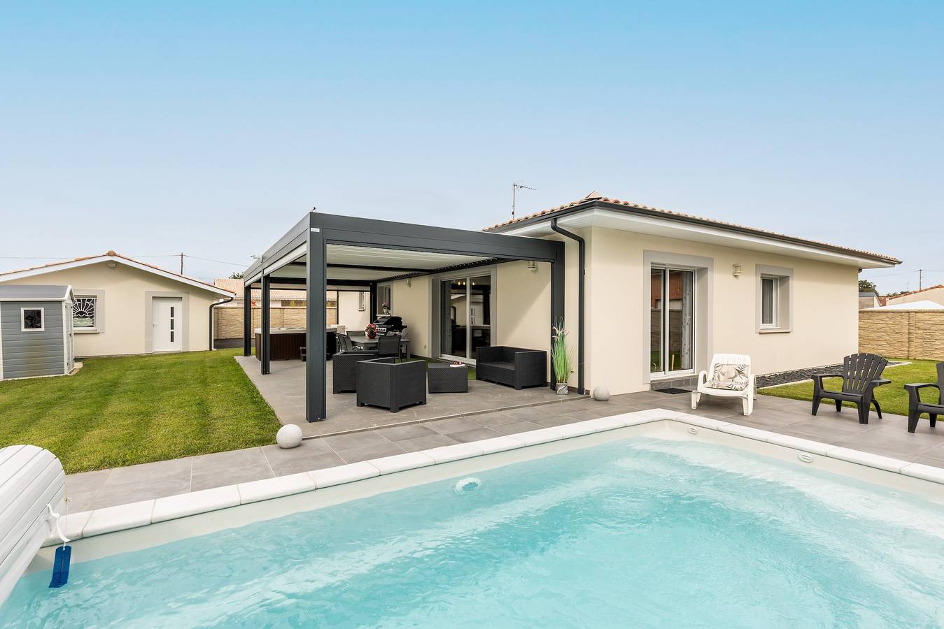 Villa for 8 People in Arès, Gironde